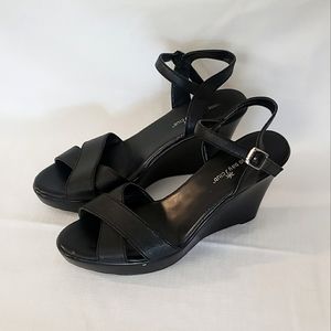 Size 6 Montego bay club black wedge sandals